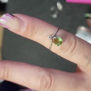 Green rhodium platted ring